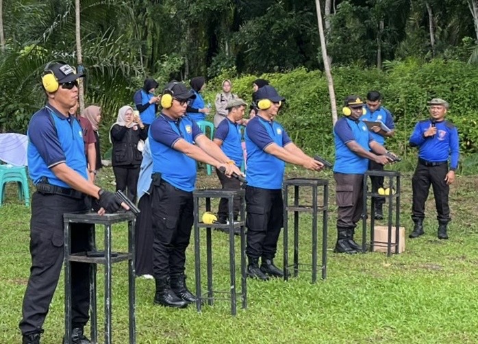 Polres Mukomuko Gelar Latihan Menembak, Tingkatkan Kesiapsiagaan Personel