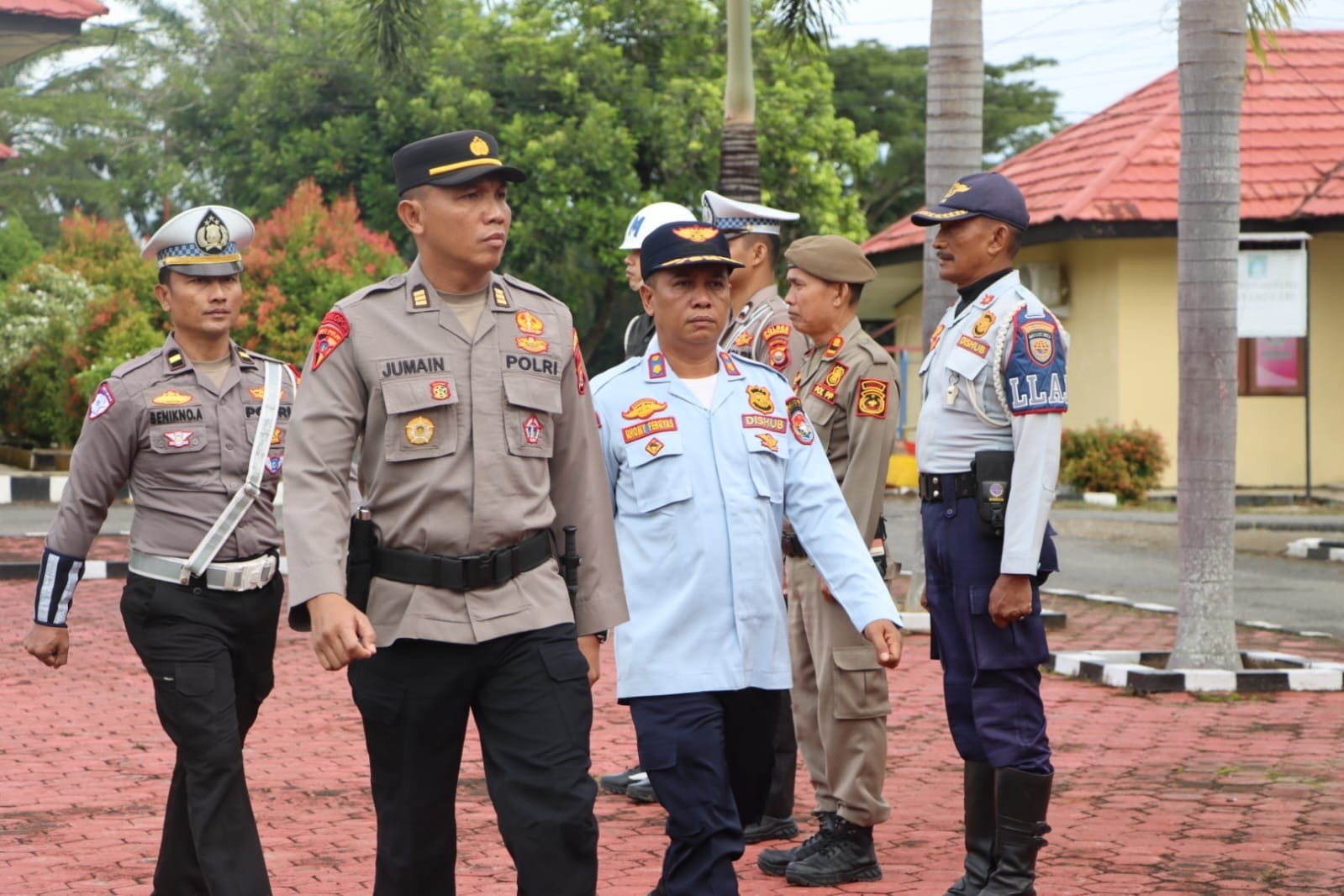 8aea9fdd-6f70-4a31-aff5-2fd7c065555b.jpg
