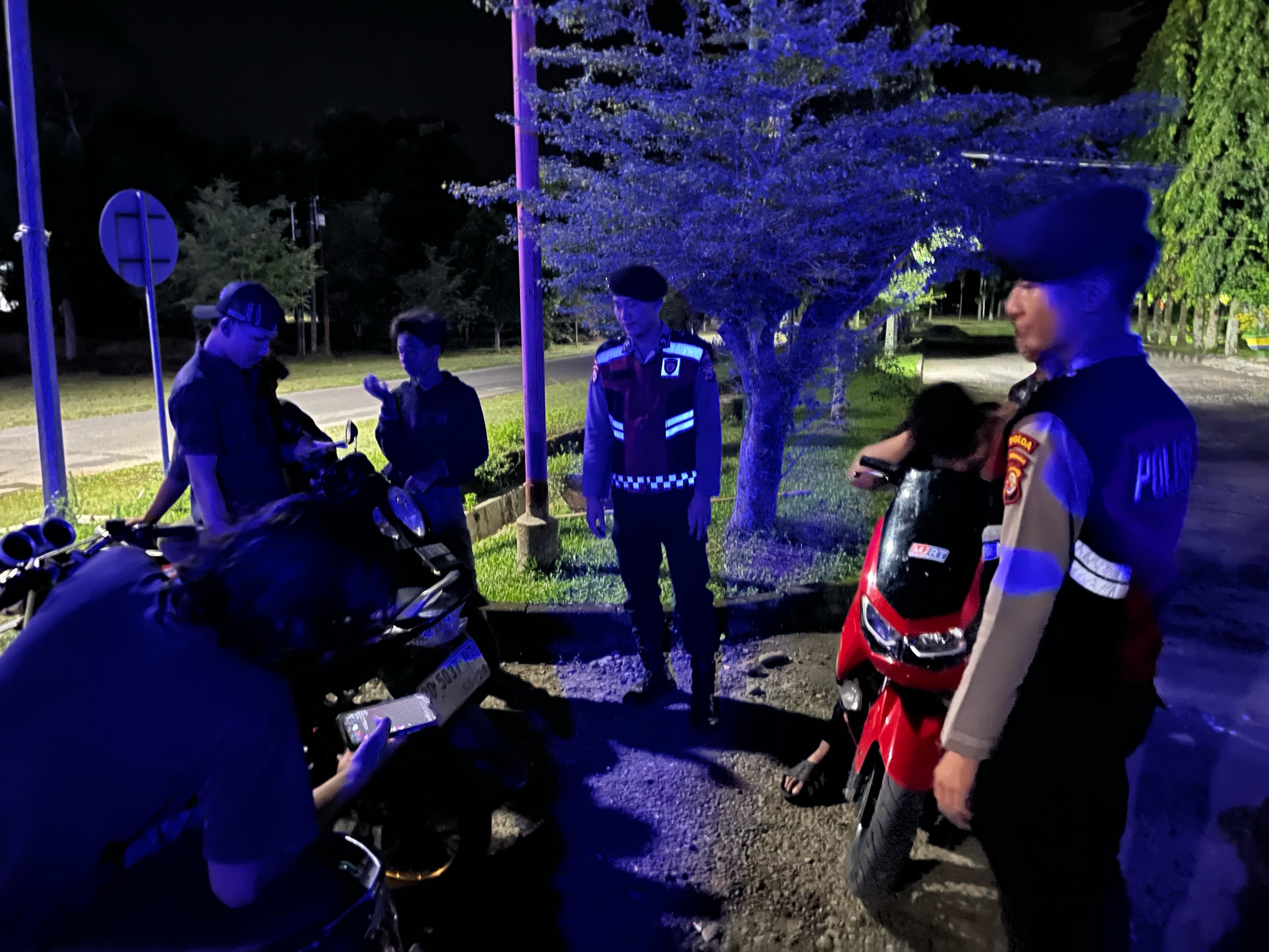 98ce0d1e-66f0-4466-a1ea-243c0640e3dc.jpg