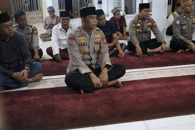 Tarawih_Sedang.png