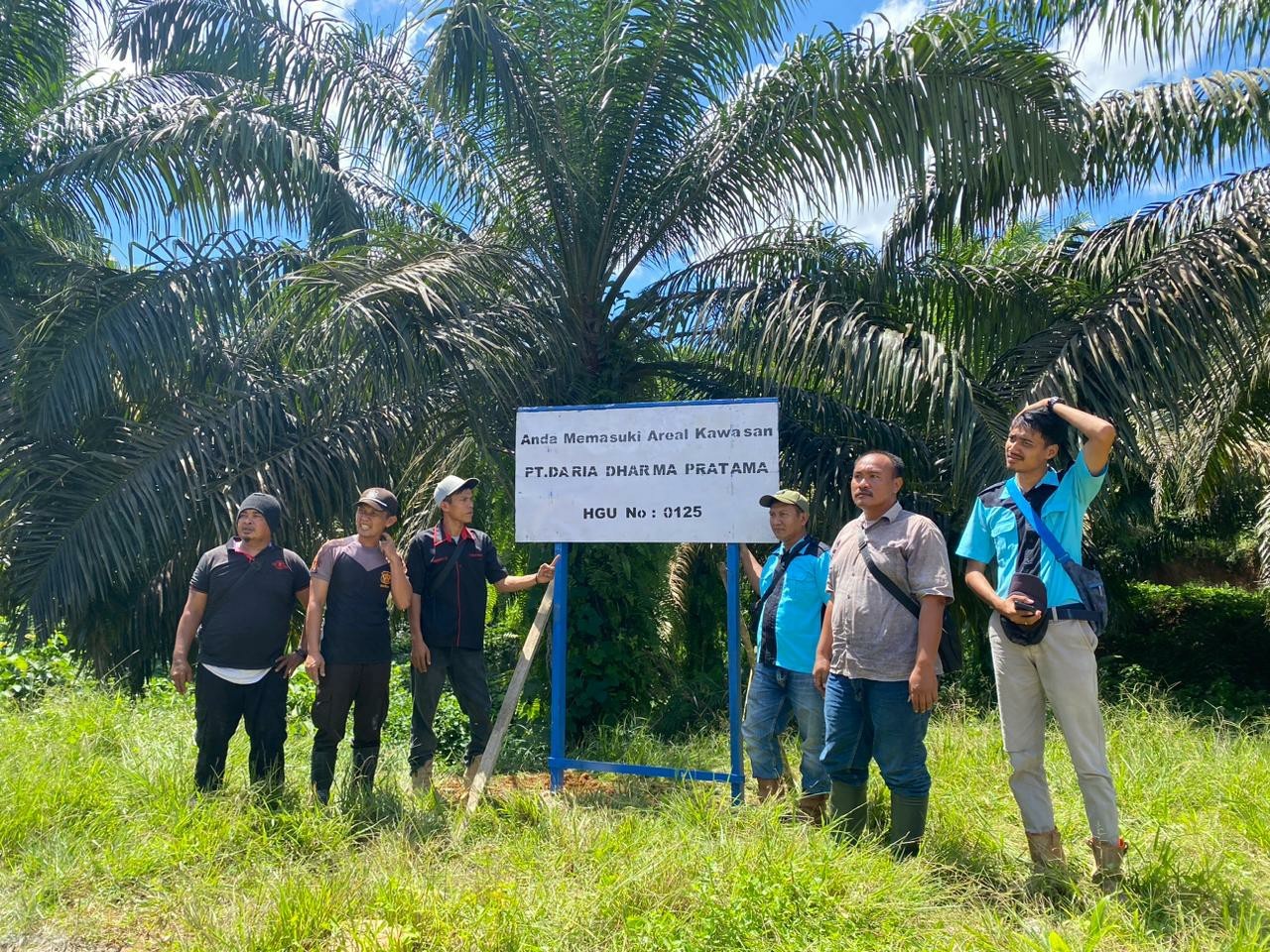 Sat Intelkam Monitoring Pemasangan Papan Informasi HGU Div 7 PT. DDP APE