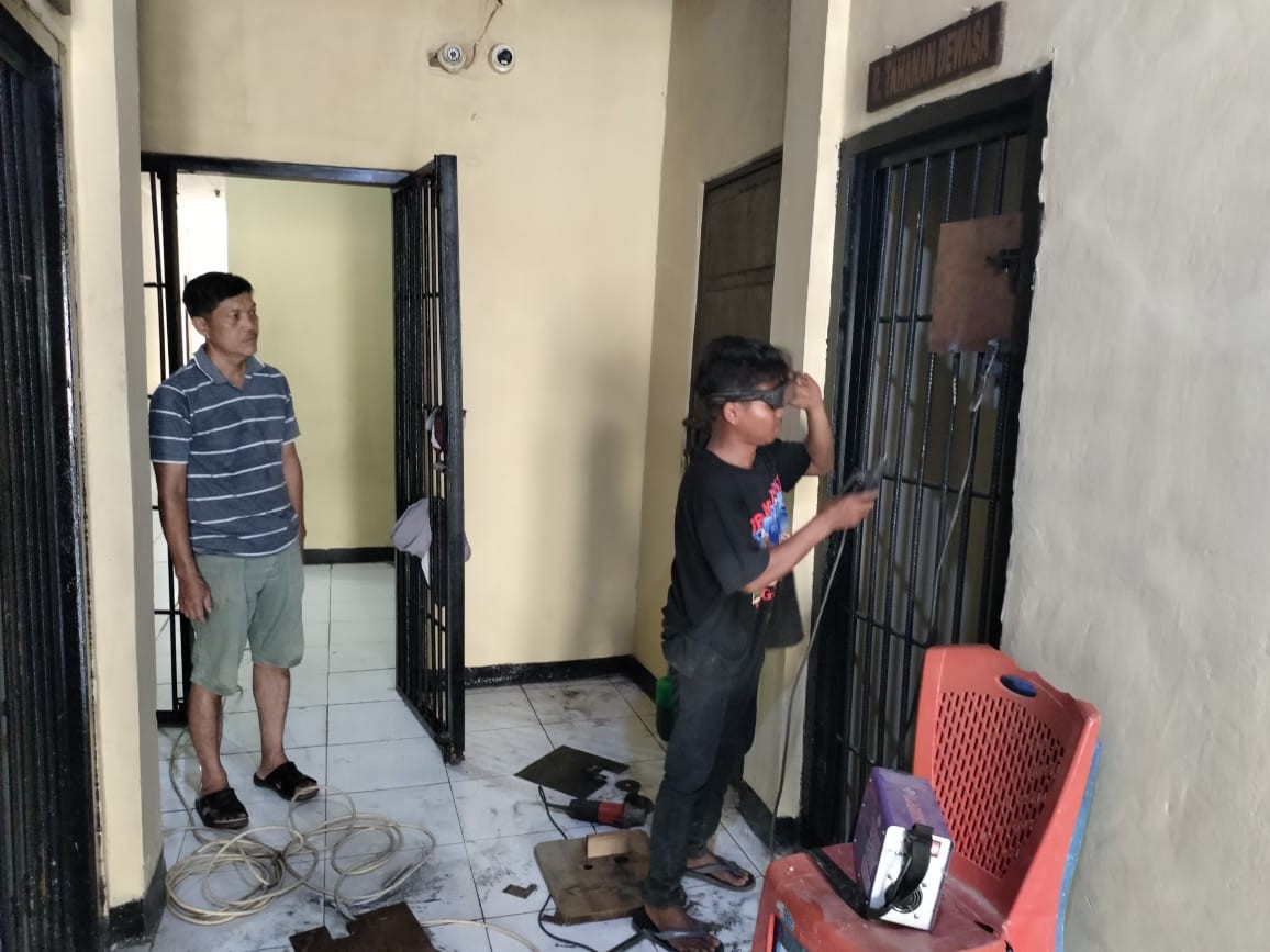 Antisipasi Hal Tak Diinginkan, Polres Mukomuko Lakukan Perbaikan dan Renovasi Sel Tahanannya