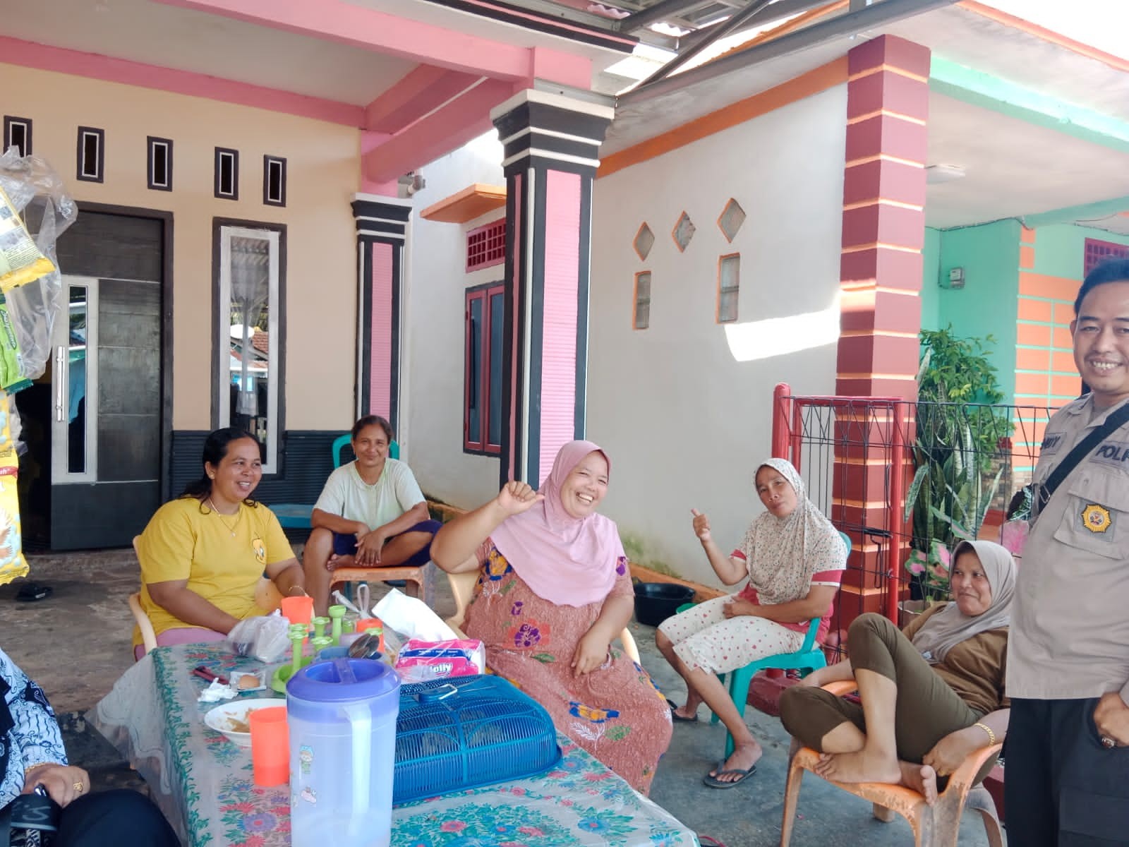 Sambangi perkumpulan ibu ibu bhabinkamtibmas sampaikan hal berikut