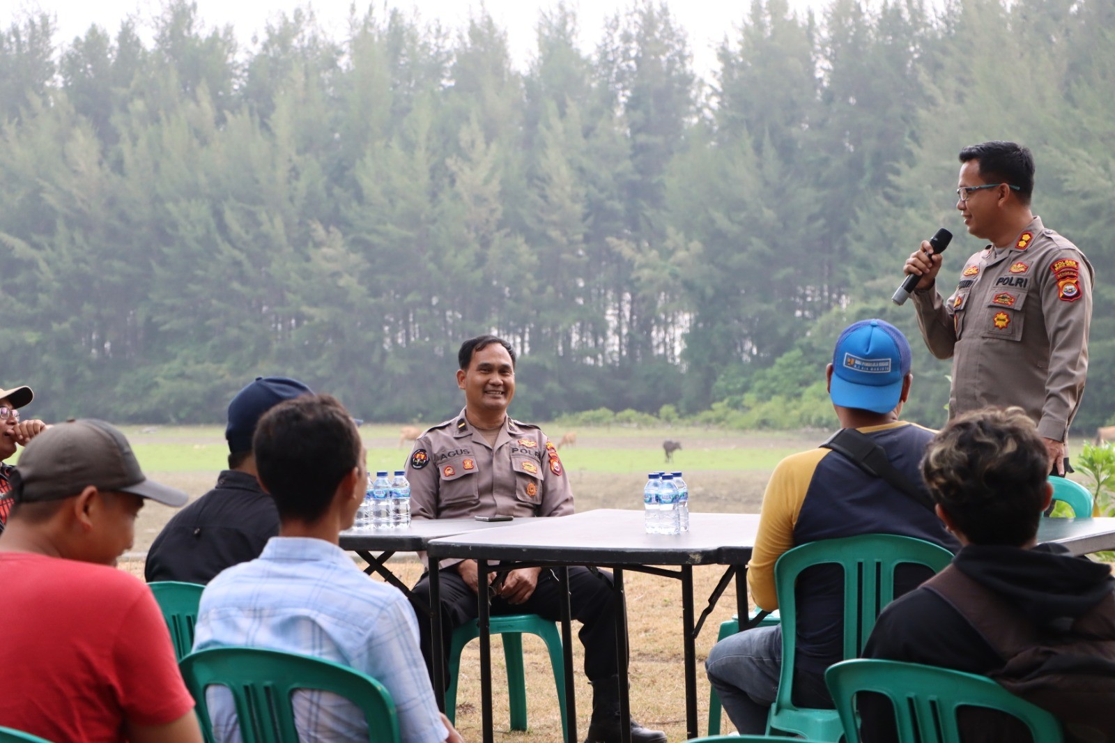 Dengarkan Curhat Warganya. Kapolres Mukomuko Gelar Jumat Curhat