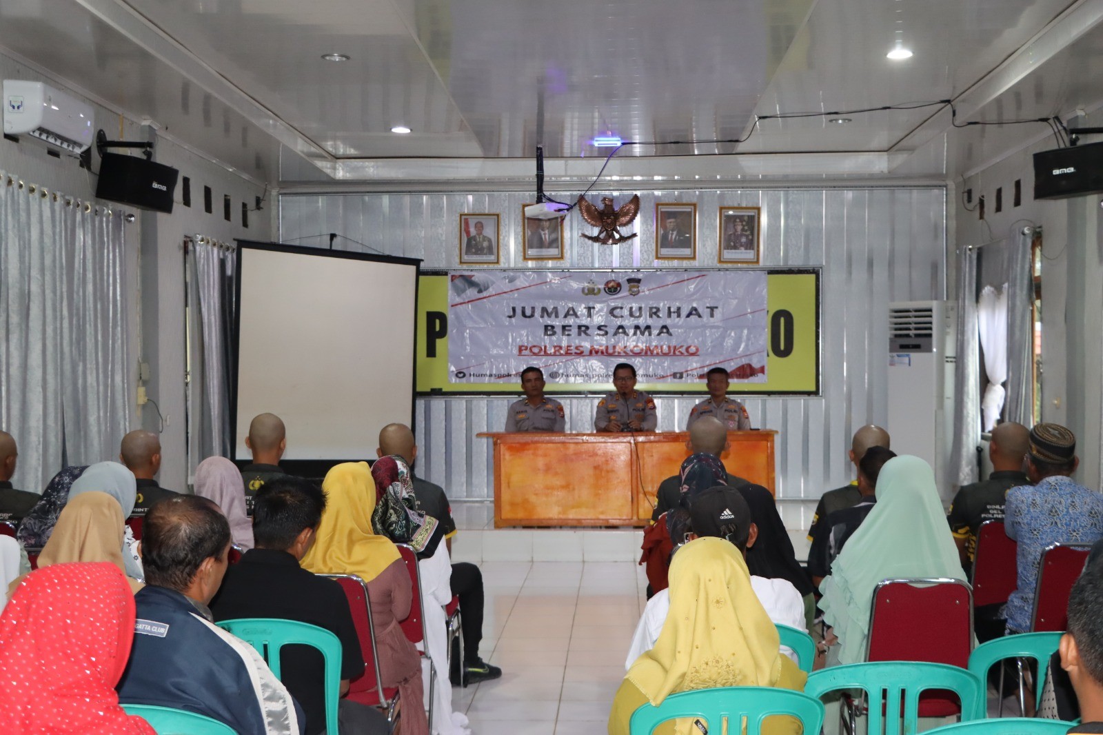 Kapolres Ajak Keluarga Tahanan Ikut Jumat Curhat Di Polres