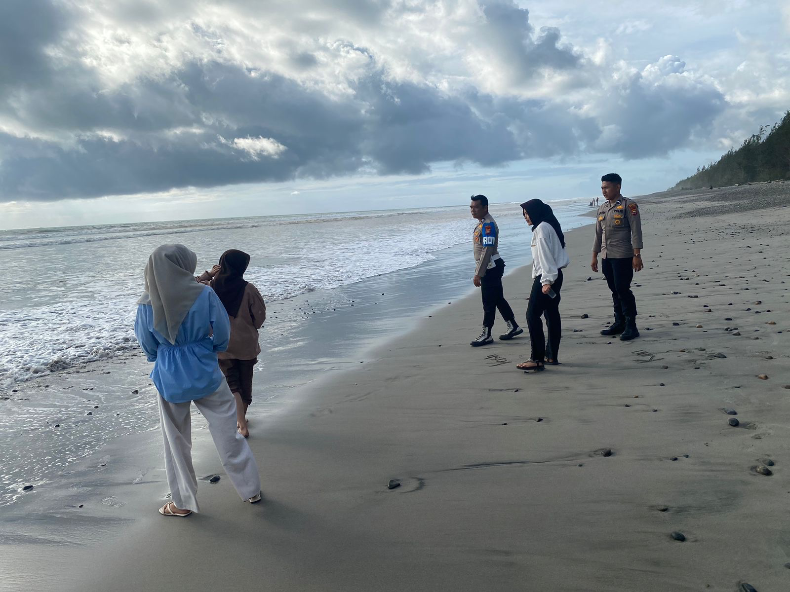Libur Nataru Belum Berakhir Polres Mukomuko Tetap Intensifkan Patroli di Pantai.